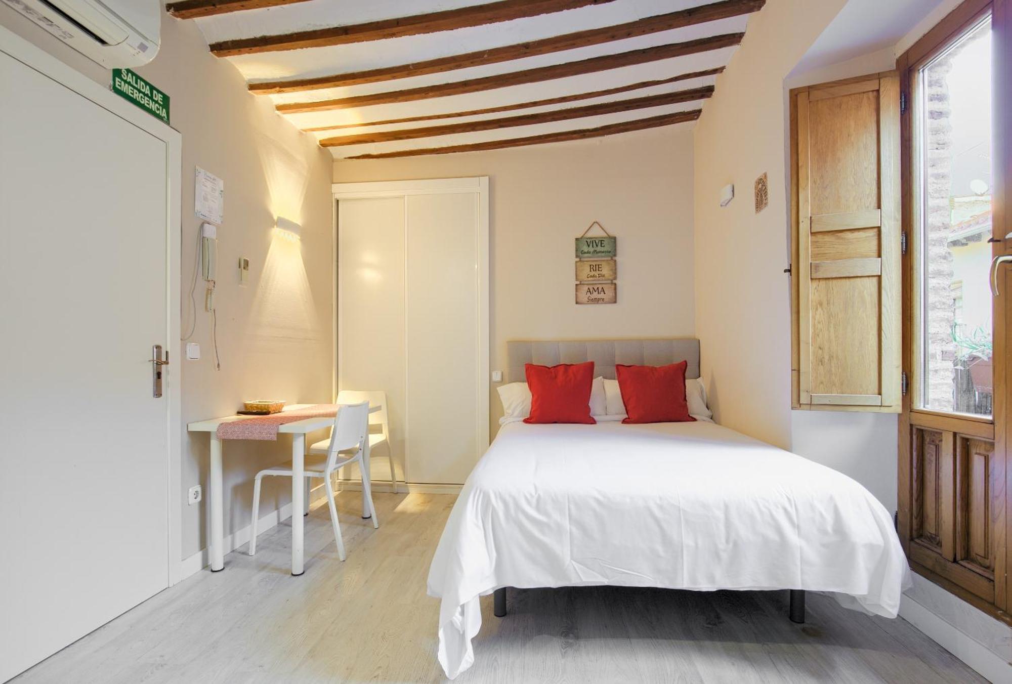 Apartamentos Ryc Alcalá de Henares Kültér fotó